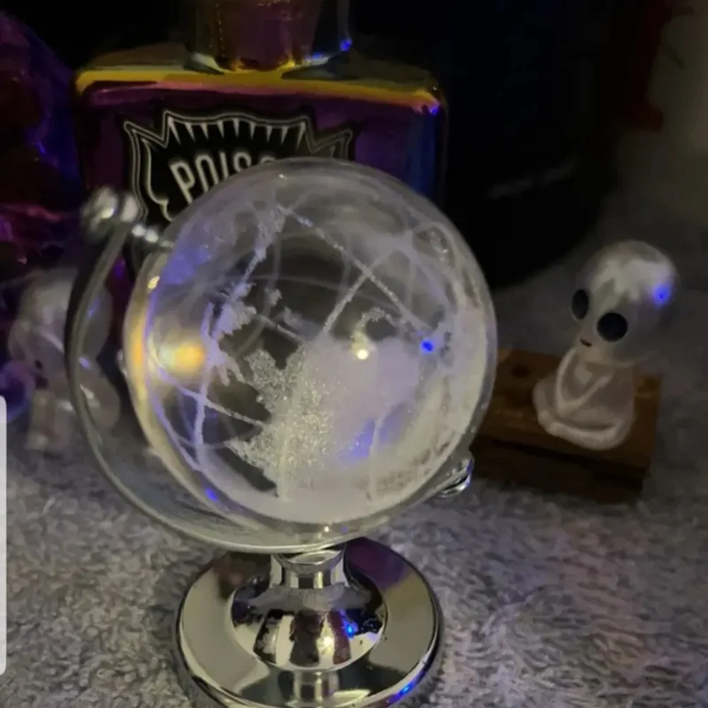 Miniature Crystal Gold and Clear Globe Decor - Picture 10 of 11